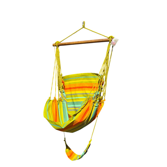 Hängestuhl Maracujá in farbfrohen bunten Streifen aus Baumwolle, mit Holzstrebe und Seilaufhängung – ideal für Garten oder Balkon